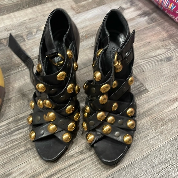 Gucci studded heels - Picture 2 of 4